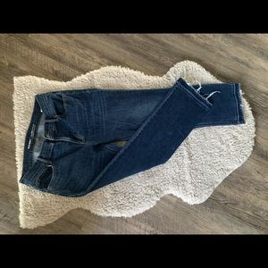 Trendy no hemmed Jeans